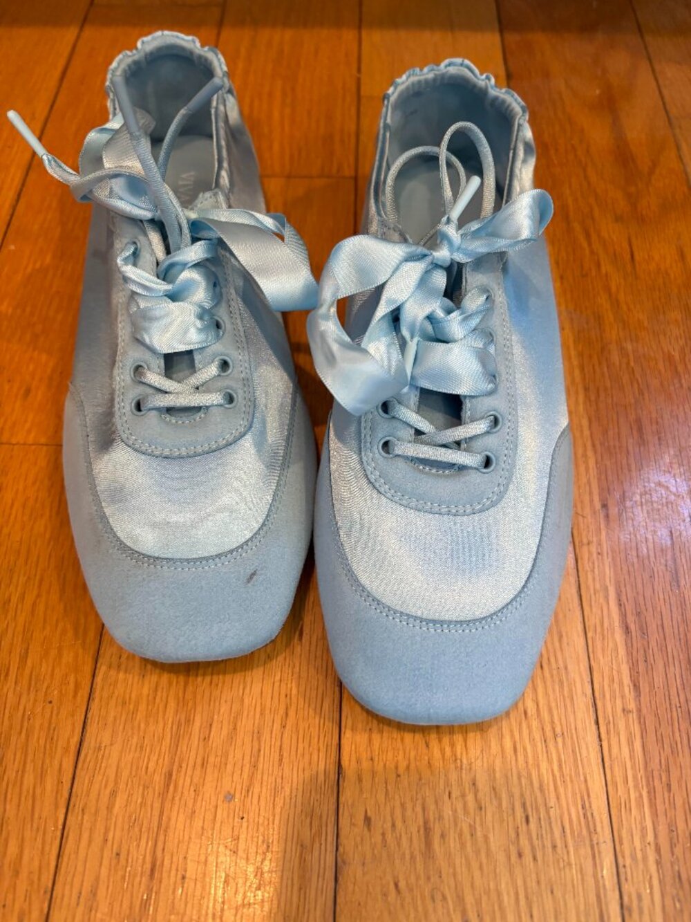 Vivaia Ballet Sneakers Size 39.5 New without tag, original box SKY BLUE